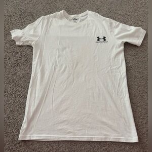 Under Armour top